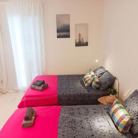By Plaza Universidad Rooms 바르셀로나 외부 사진