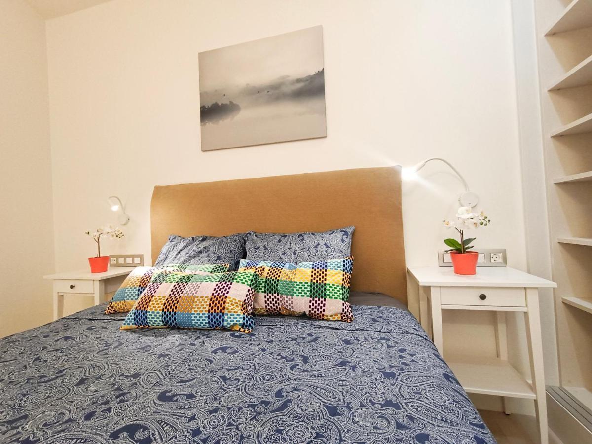 By Plaza Universidad Rooms 바르셀로나 외부 사진