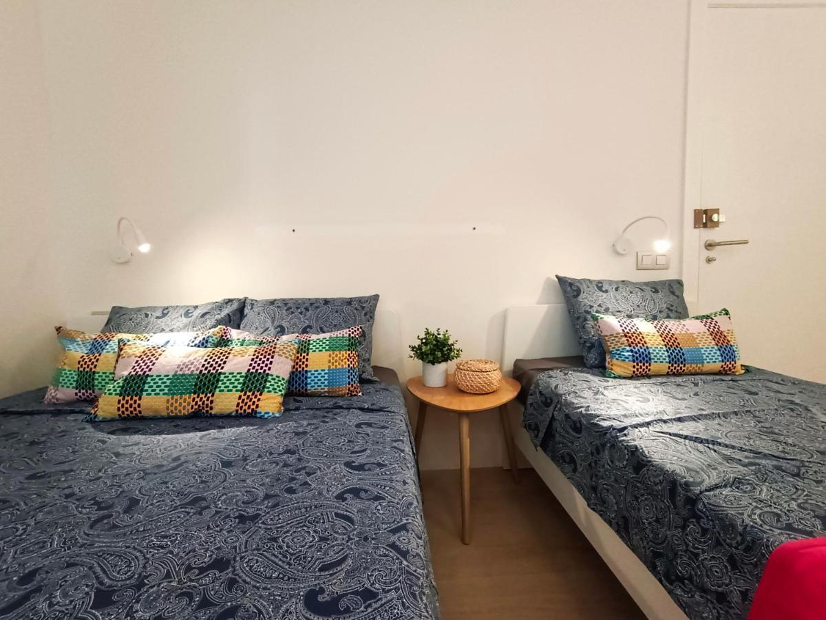 By Plaza Universidad Rooms 바르셀로나 외부 사진